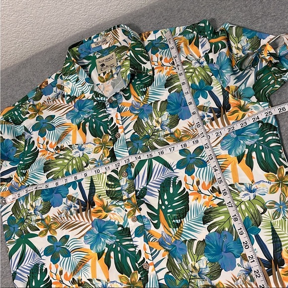 Alex Vando Mens Hawaiian Shirt Size XL Camp Tropical Floral Summer Vacation - Picture 4 of 8